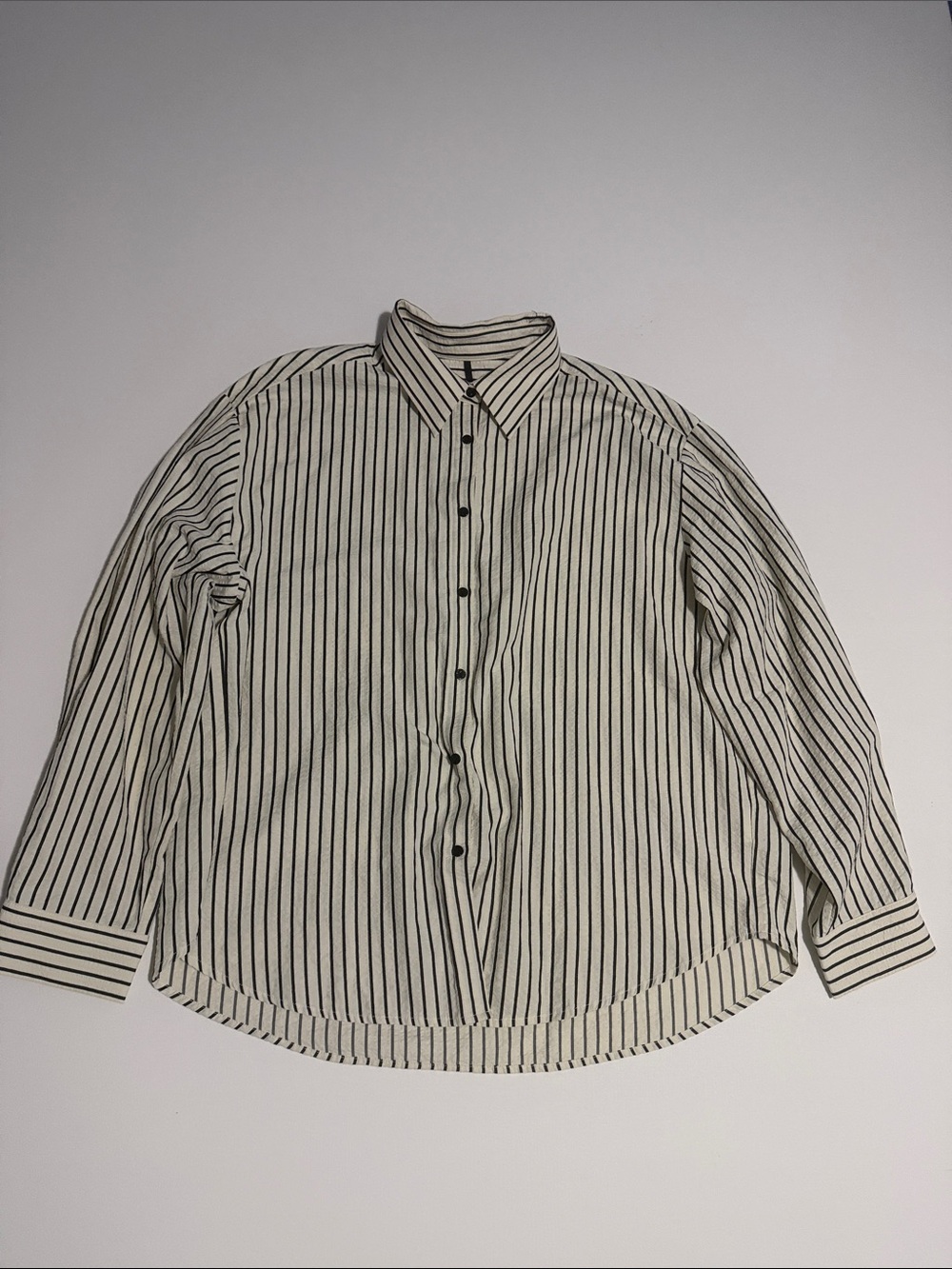 Shallow Streams Black & White Vertical Stripe Button-Up Shirt - M
